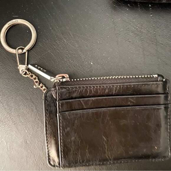 Auth HOBO key chain/case .There is also a bag and wallet to match. Leather - Picture 1 of 5